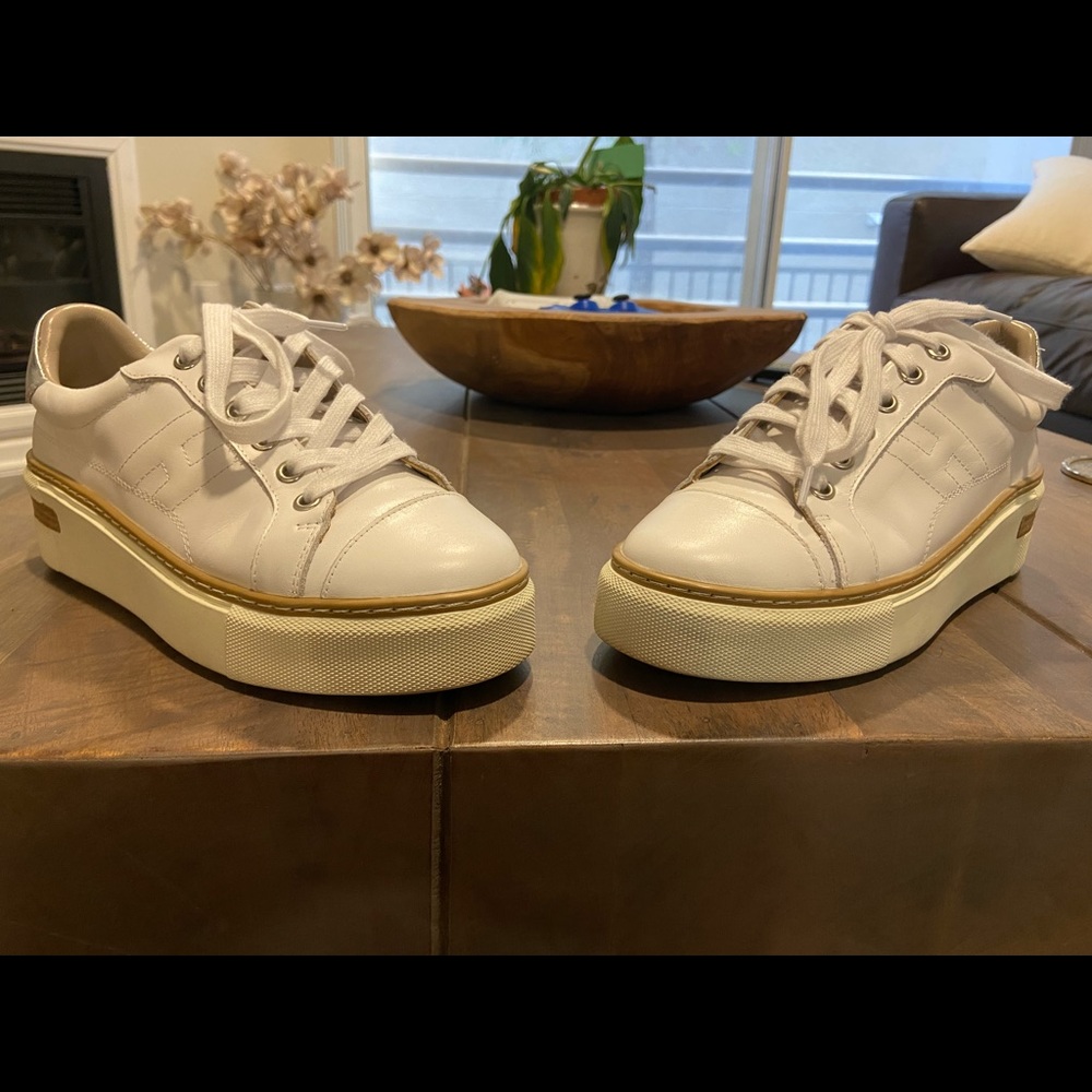 HERMÈS white polo shoes